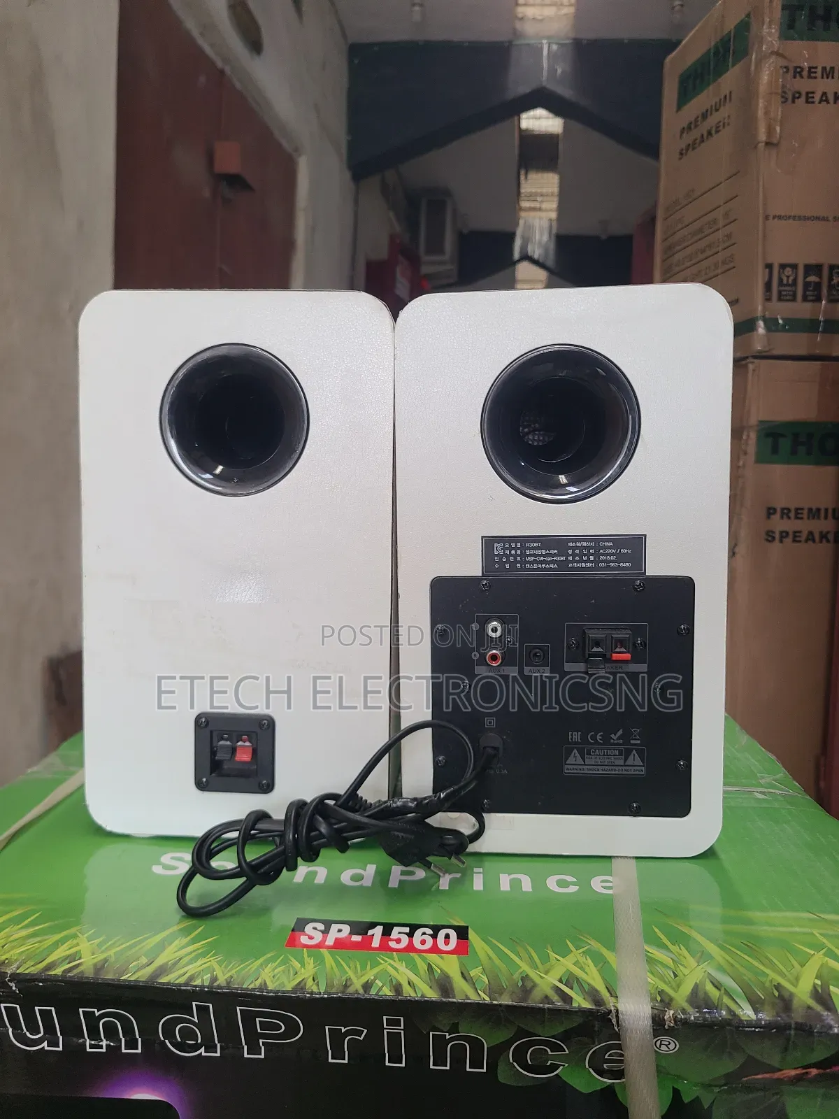 F D R30bt Powered Studio Monitor Speaker With Bluetooth