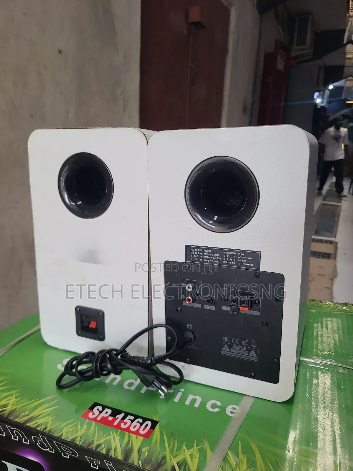 F D R30bt Powered Studio Monitor Speaker With Bluetooth