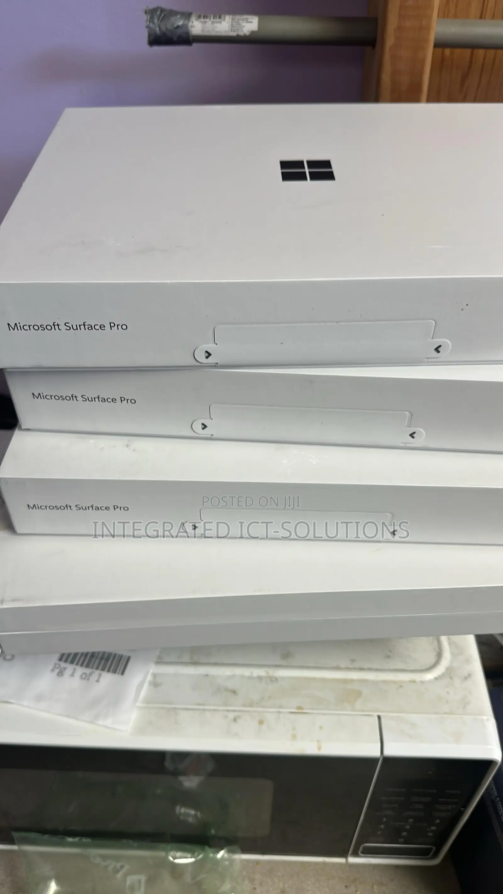 New Microsoft Surface Pro 11th Edition, a Copilot+ PC 16GB SSD 512GB