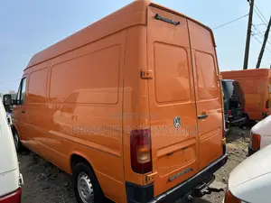 Volkswagen LT 2013 Orange
