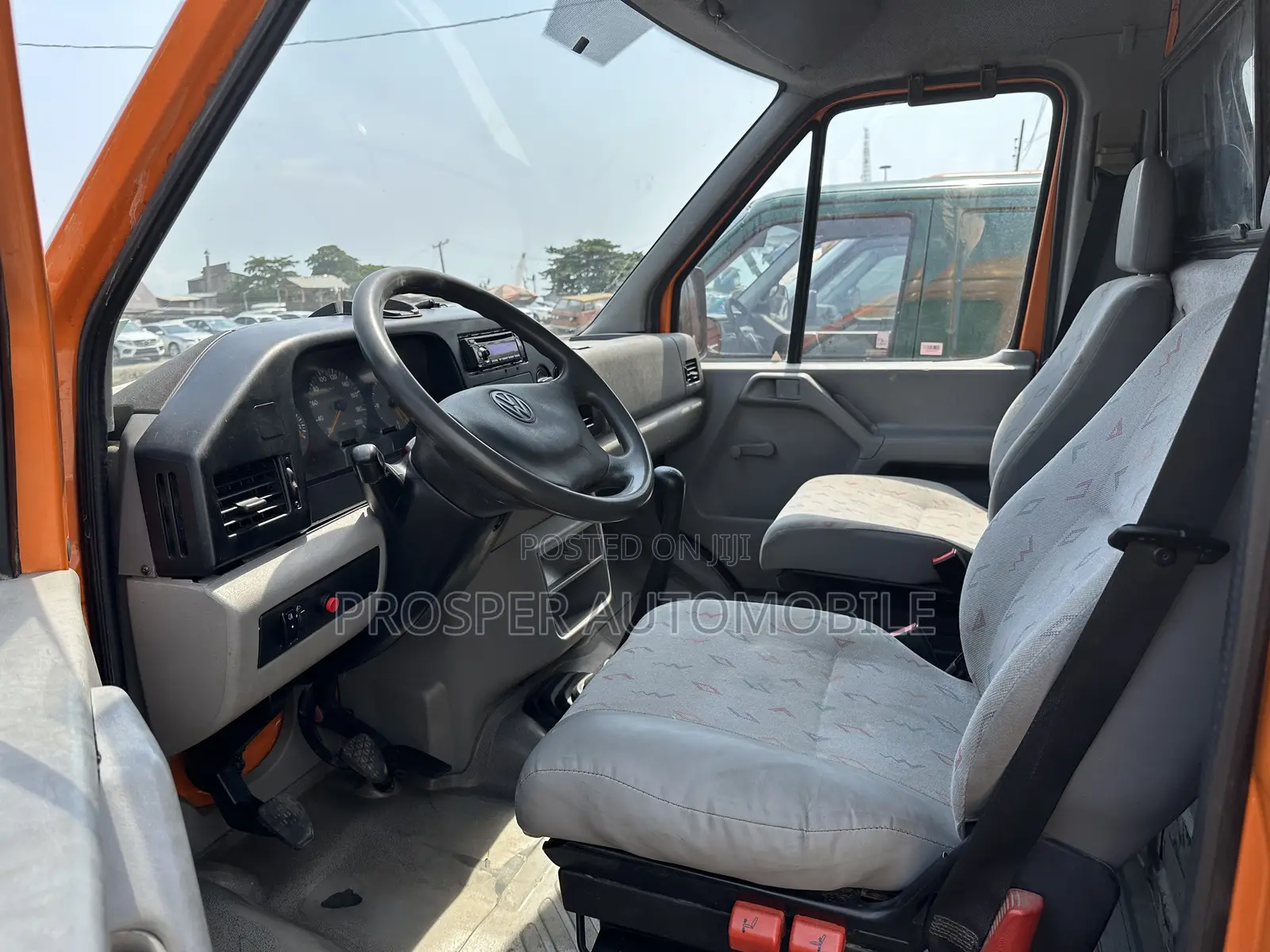 Volkswagen LT 2013 Orange