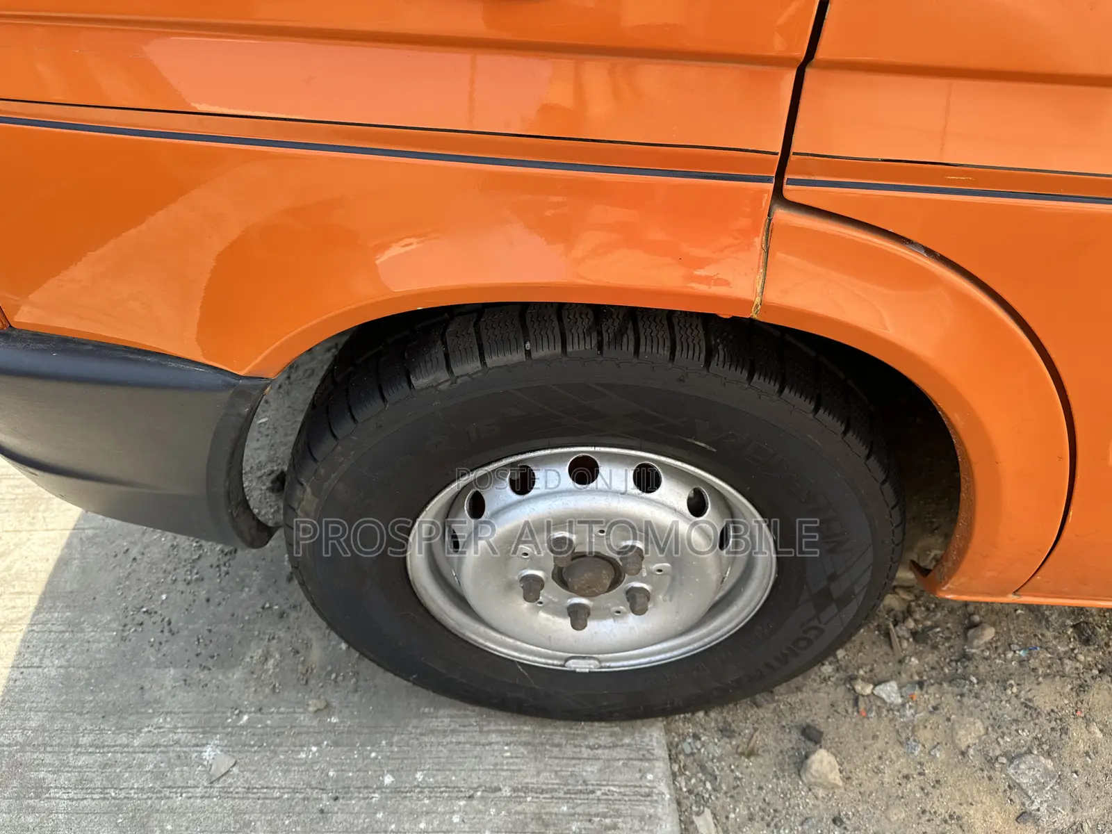 Volkswagen LT 2013 Orange