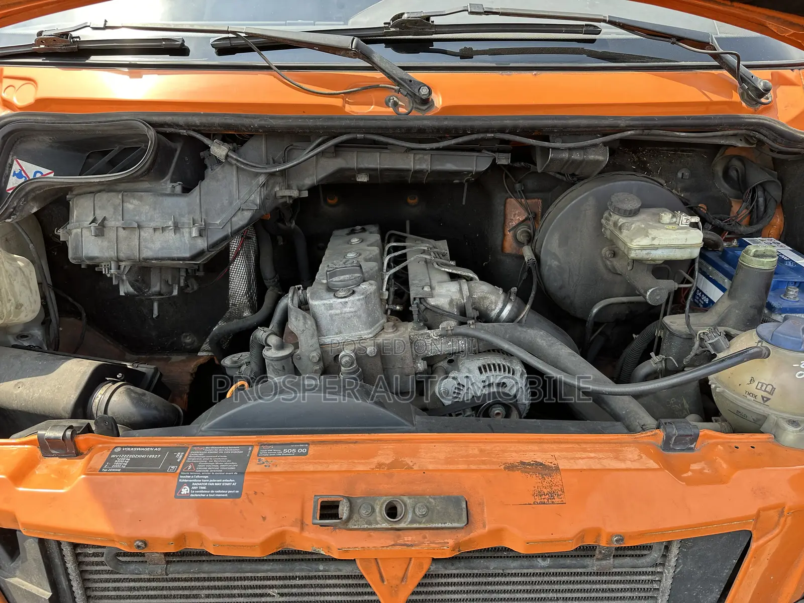 Volkswagen LT 2013 Orange