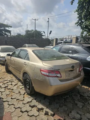 Toyota Camry 2011 Gold