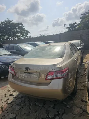 Toyota Camry 2011 Gold
