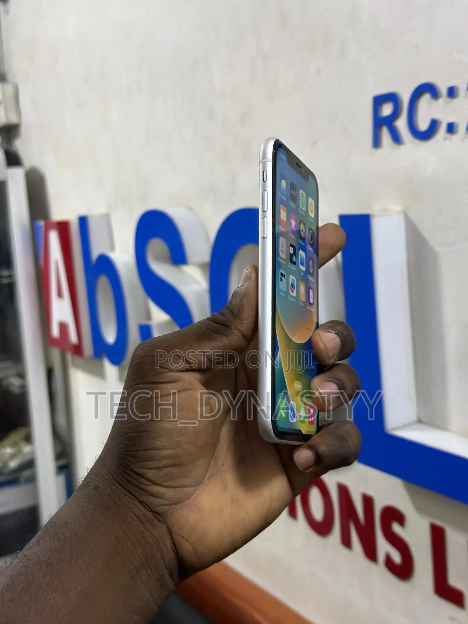 Apple iPhone XR 64 GB White