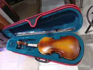 Yamaha Violin 1/2 With Case