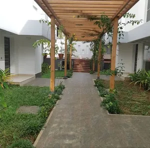 3bdrm Duplex in Banana Island for rent