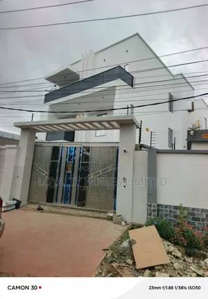 7bdrm Mansion in Ikeja GRA for sale