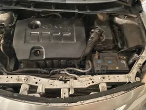 Toyota Corolla LE 4dr Sedan (1.8L 4cyl 4A) 2010 Silver