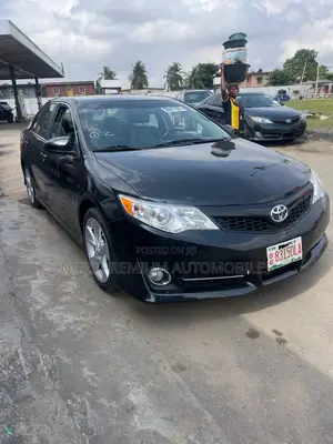 Toyota Camry SE V6 4dr Sedan (3.5L 6cyl 6A) 2012 Black