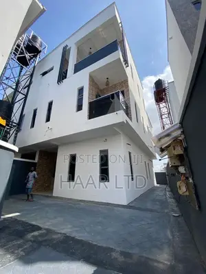 4bdrm Duplex in Lekki Phase 2 for rent