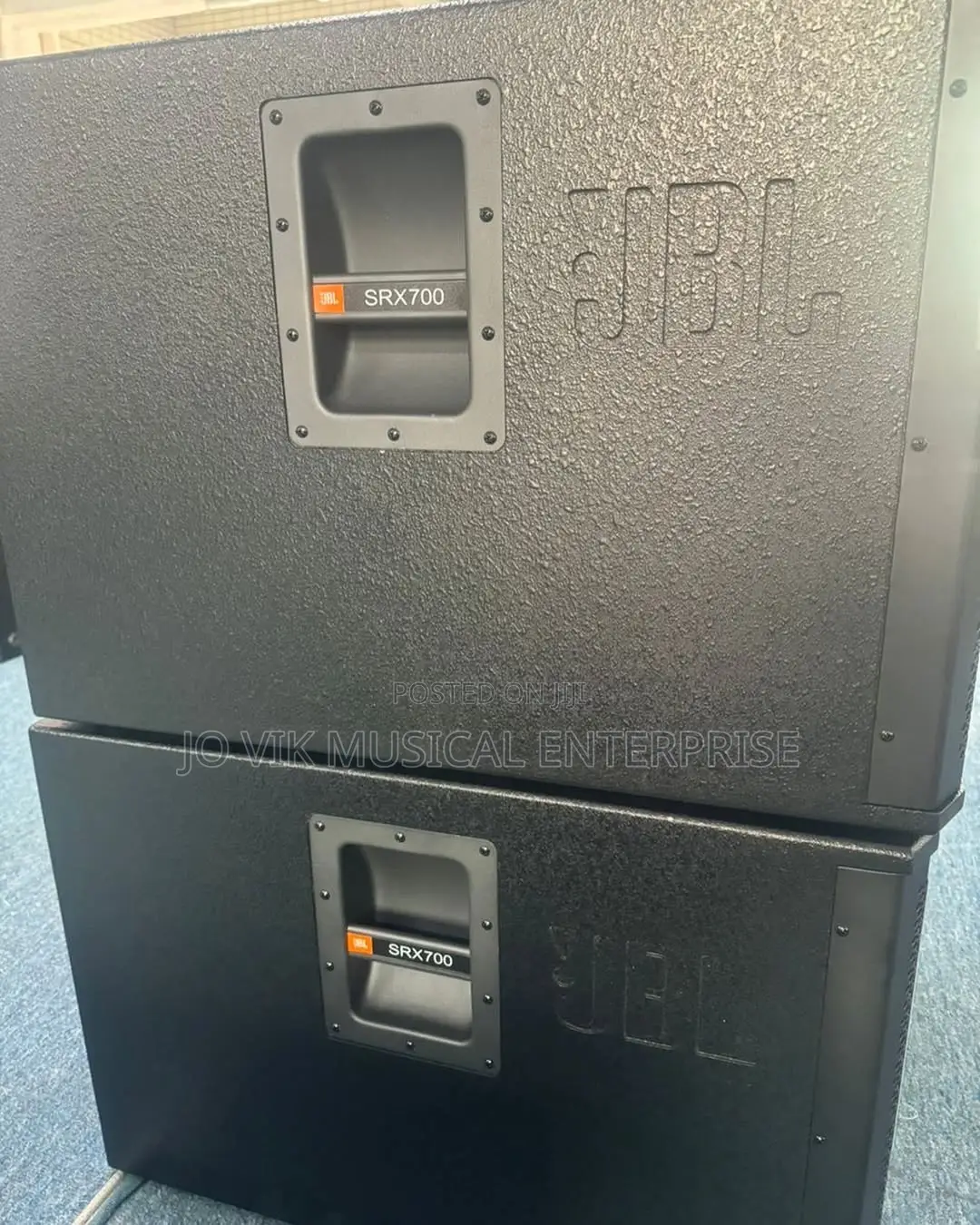 JBL Srx718s