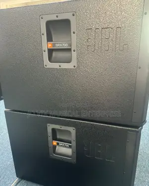 JBL Srx718s