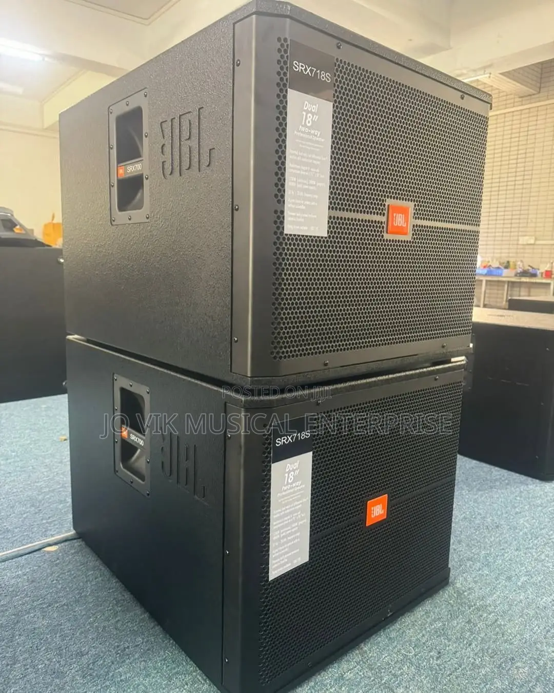 JBL Srx718s