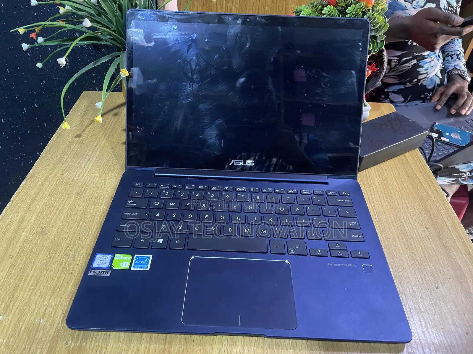 Laptop Asus ZenBook 13 UX331UN 8GB Intel Core i5 SSD 256GB