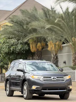 Toyota Highlander Limited 2012 Gray