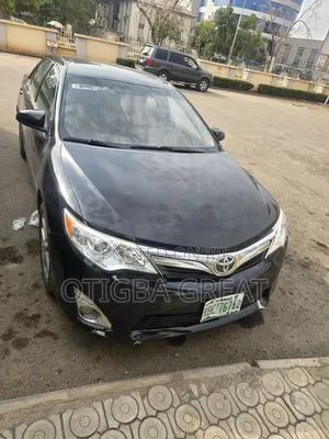 Toyota Camry XLE 4dr Sedan w/Prod. End 11/13 (2.5L 4cyl 6A) 2014 Black