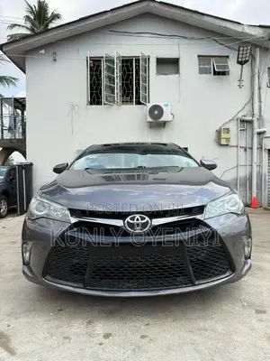 Toyota Camry SE 4dr Sedan (2.5L 4cyl 6A) 2015 Gray