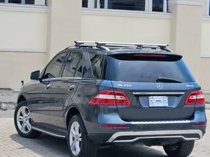 Mercedes-Benz M Class ML350 4MATIC 4dr SUV AWD (3.5L 6cyl 7A) 2014 Blue