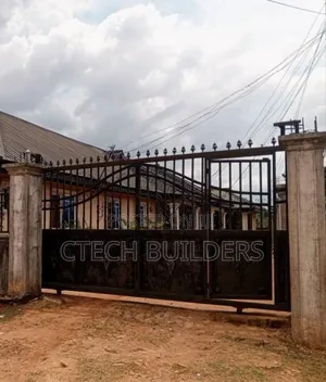 4bdrm Apartment in Benin City for sale