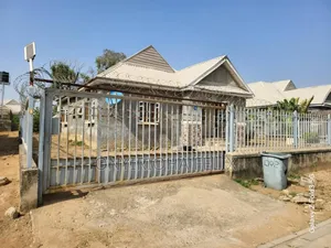 3bdrm Bungalow in Voice Of Nigeria, Lugbe District for sale
