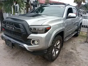 Toyota Tacoma 4dr Double Cab 2016 Silver