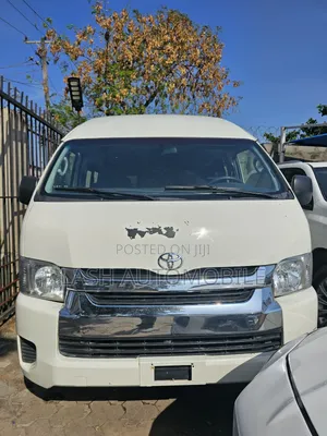 Toyota HiAce 2018 White