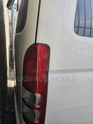 Toyota HiAce 2018 White