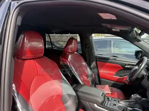 Toyota Highlander XSE 2022 Black