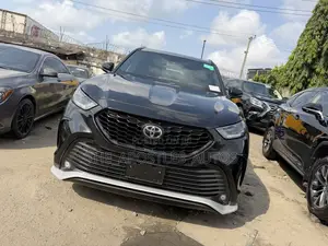 Toyota Highlander XSE FWD 2023 Black
