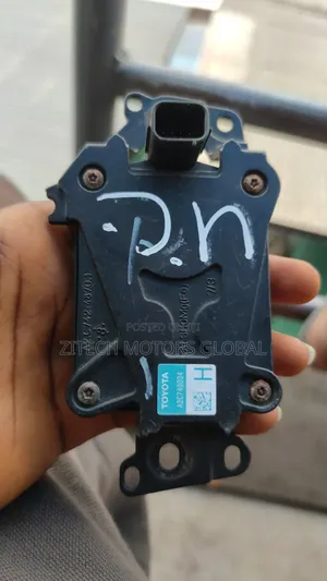 Logo Sensor Camry 2018