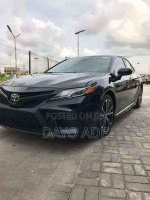 Toyota Camry SE FWD (2.5L 4cyl 8AM) 2018 Black
