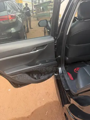 Toyota Camry SE FWD 2020 Black