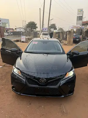 Toyota Camry SE FWD 2020 Black