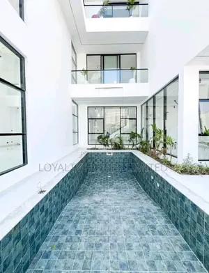 5bdrm House in Osapa london for sale