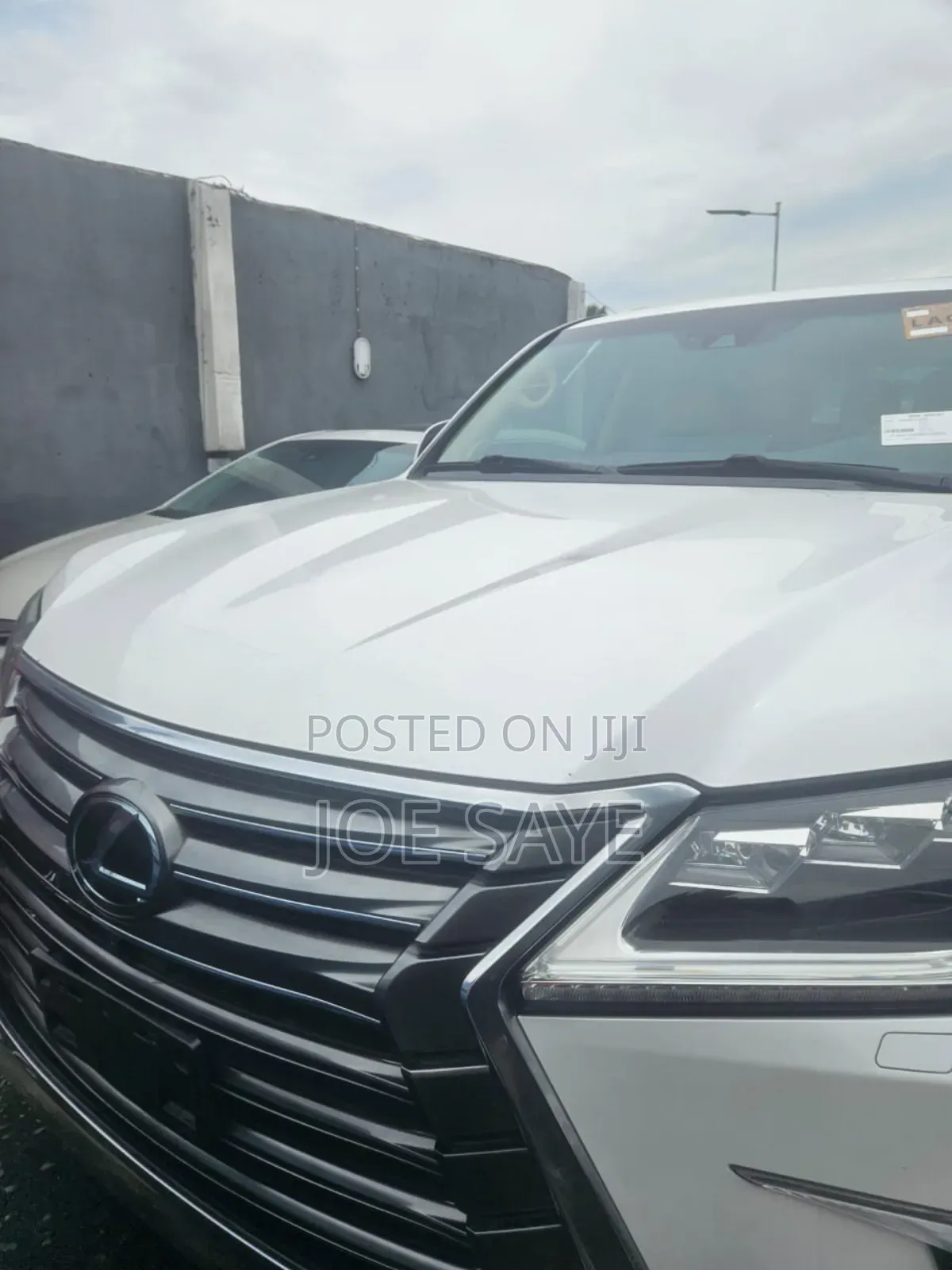 Lexus LX 570 AWD 2016 White