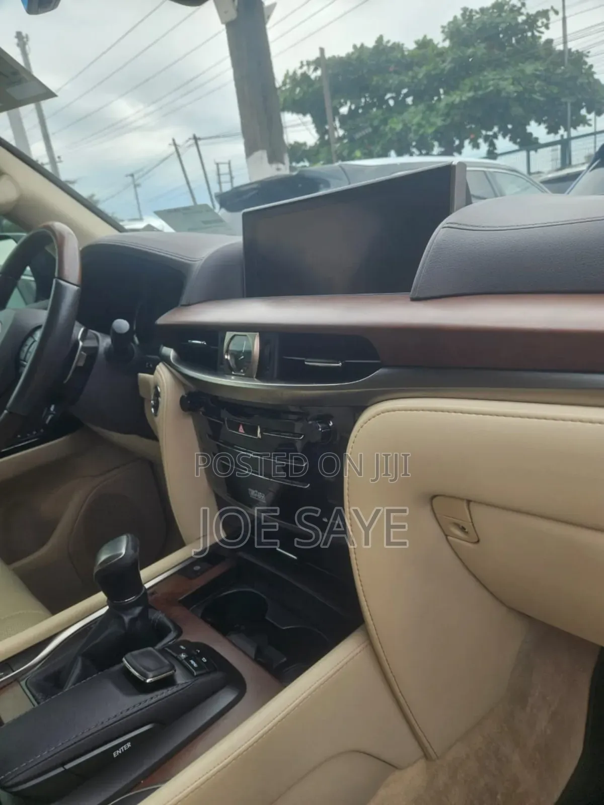 Lexus LX 570 AWD 2016 White