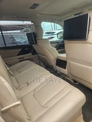 Lexus LX 570 AWD 2016 White