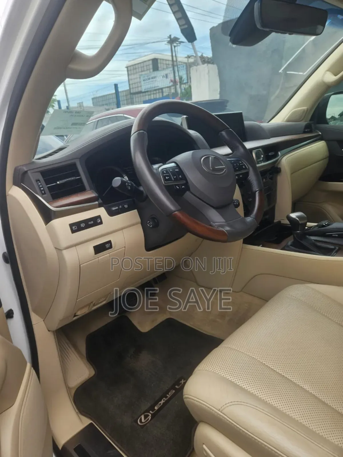 Lexus LX 570 AWD 2016 White