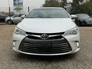 Toyota Camry XLE 4dr Sedan (2.5L 4cyl 6A) 2016 White
