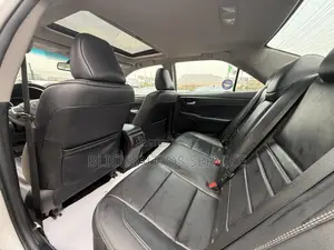 Toyota Camry XLE 4dr Sedan (2.5L 4cyl 6A) 2016 White