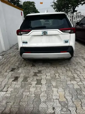 Toyota RAV4 2023 White