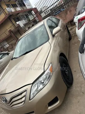 Toyota Camry 2011 Gold