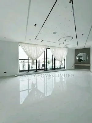 5bdrm House in Chevron for sale