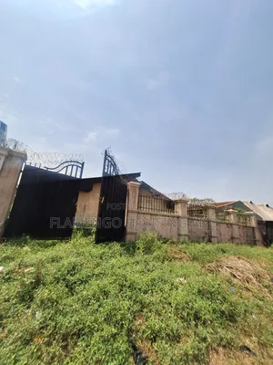 6bdrm Block of Flats in Benin City for sale