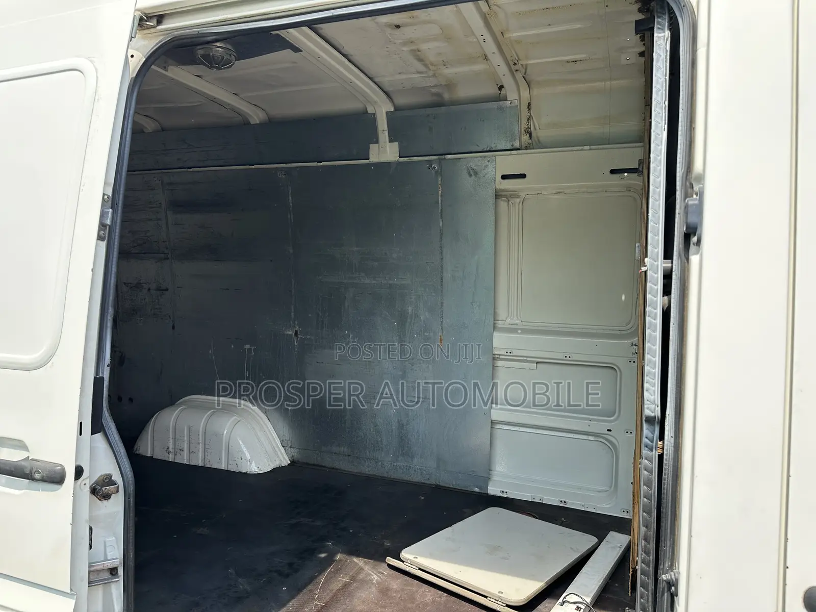 Volkswagen LT 2011 White