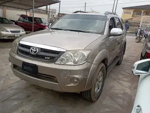 Toyota Fortuner 2007 Brown