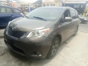 Toyota Sienna XLE Limited 2014 Gray