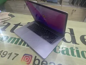 Laptop Apple MacBook Pro 2017 16GB Intel Core I7 SSD 512GB